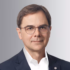 Carlos E. Ramírez